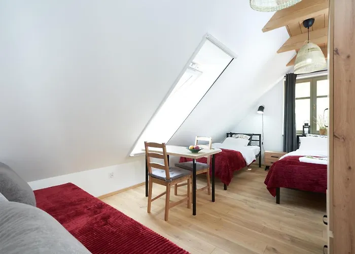 度假居 Mazury Chillout 雷恩